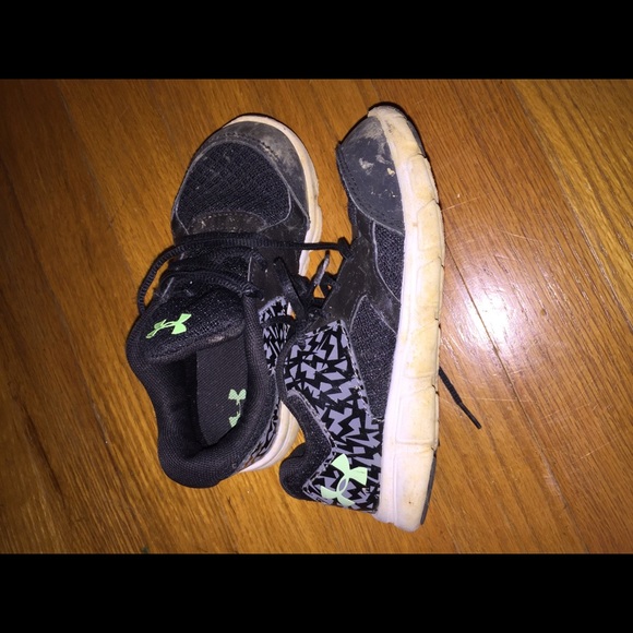 2 pair toddler boy shoes - Picture 3 of 4